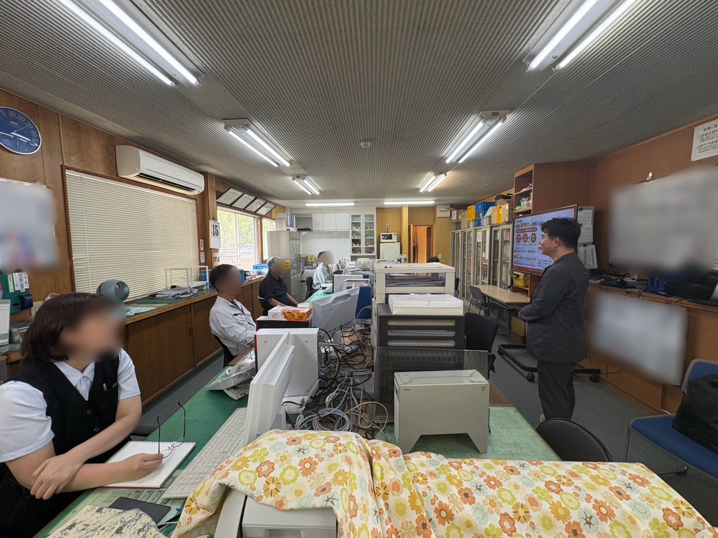 土木建設会社向けAI研修で、施工計画書のAI活用方法を学びながらカスタムAIを作成する実践セミナーの様子
